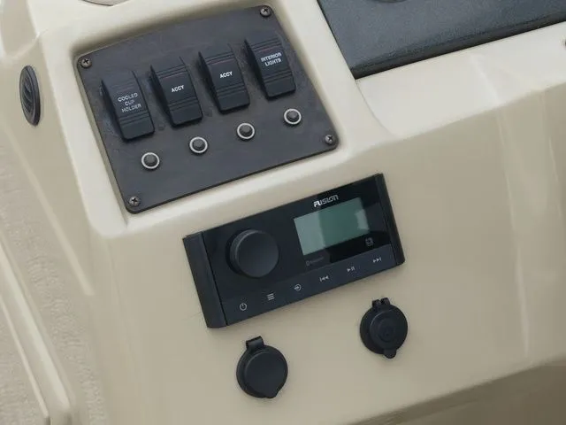 Slide: The Image of Crest Classic Fish 220 C4 CPT 2022 - 22