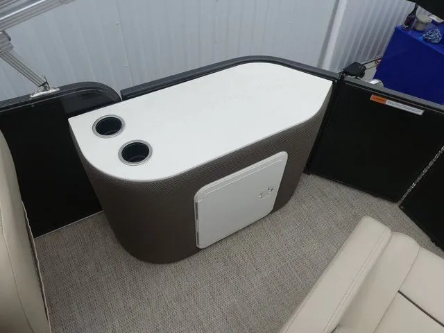 Slide: The Image of Crest Classic Fish 220 C4 CPT 2022 - 23