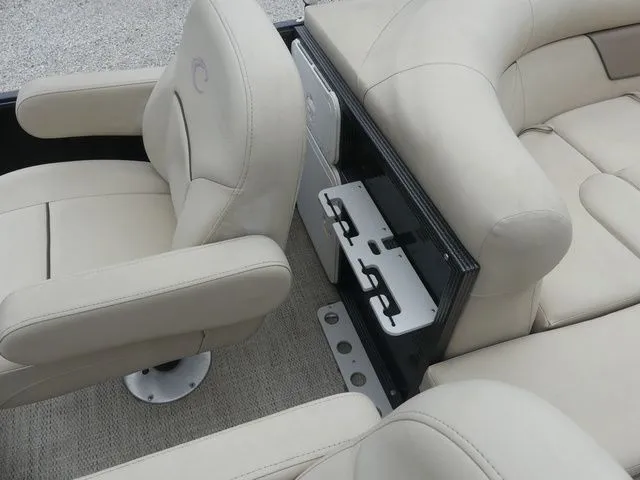 Slide: The Image of Crest Classic Fish 220 C4 CPT 2022 - 24