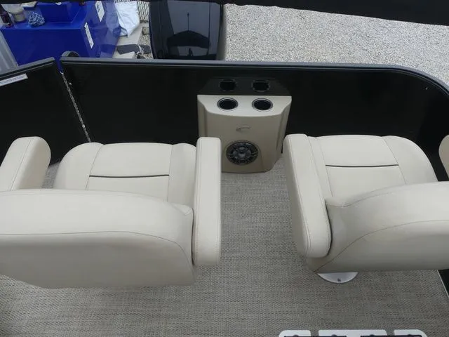 Slide: The Image of Crest Classic Fish 220 C4 CPT 2022 - 25