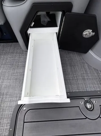 Slide: The Image of JC Swing Back 25TT Sport 2026 - 10