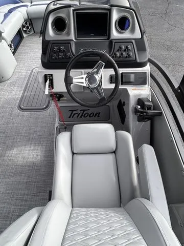 Slide: The Image of JC Swing Back 25TT Sport 2026 - 9