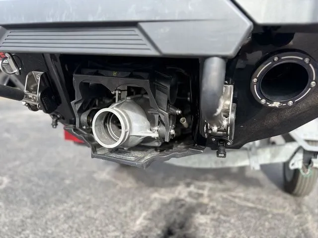 Slide: The Image of Yamaha FX SVHO 2020 - 8