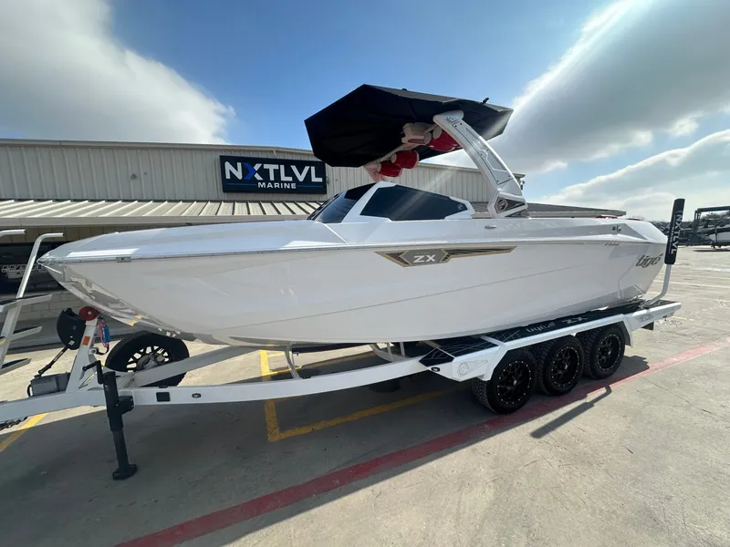 The Image of Tigé Ultré 25ZX 2025 - 1