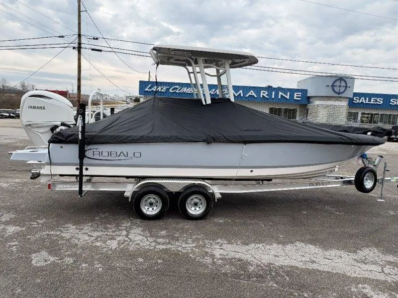 Slide: The Image of Robalo 246 Cayman 2026 - 145