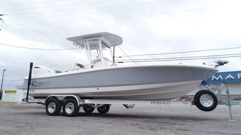 Slide: The Image of Robalo 246 Cayman 2026 - 21