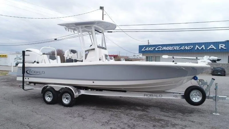 Slide: The Image of Robalo 246 Cayman 2026 - 24