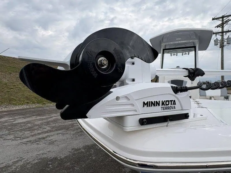 Slide: The Image of Robalo 246 Cayman 2026 - 27