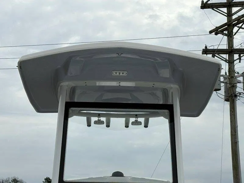 Slide: The Image of Robalo 246 Cayman 2026 - 30