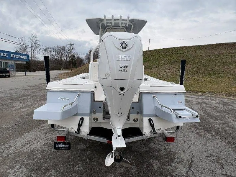 Slide: The Image of Robalo 246 Cayman 2026 - 36