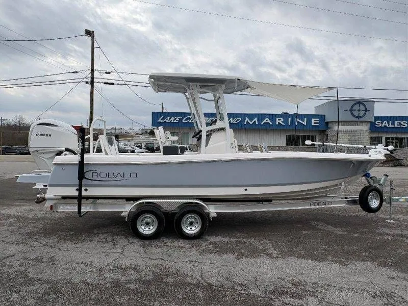 Slide: The Image of Robalo 246 Cayman 2026 - 39