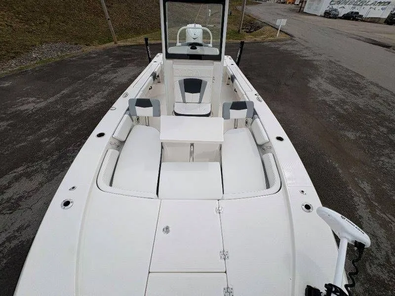 Slide: The Image of Robalo 246 Cayman 2026 - 63