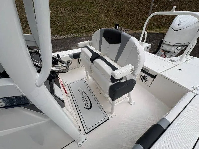 Slide: The Image of Robalo 246 Cayman 2026 - 71