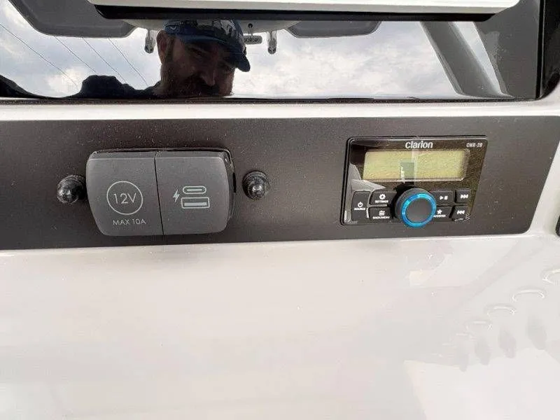 Slide: The Image of Robalo 246 Cayman 2026 - 75