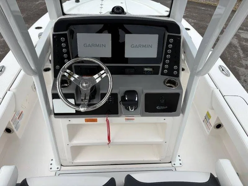 Slide: The Image of Robalo 246 Cayman 2026 - 76