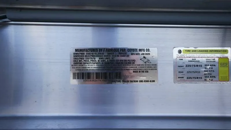 Slide: The Image of Robalo R300 Center Console 2026 - 18