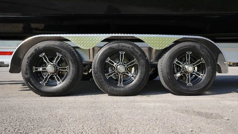 Slide: The Image of Robalo R300 Center Console 2026 - 21