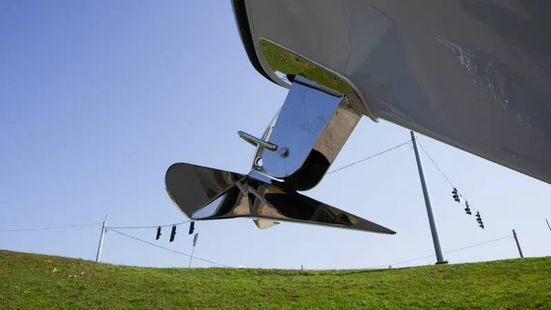 Slide: The Image of Robalo R300 Center Console 2026 - 35