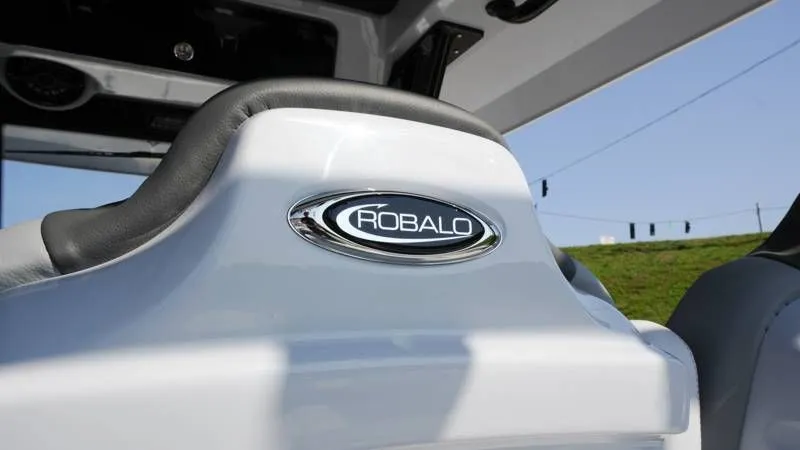 Slide: The Image of Robalo R300 Center Console 2026 - 38