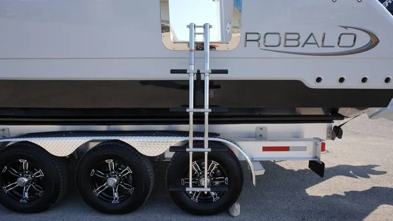 Slide: The Image of Robalo R300 Center Console 2026 - 42
