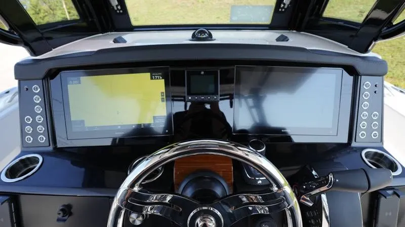 Slide: The Image of Robalo R300 Center Console 2026 - 46