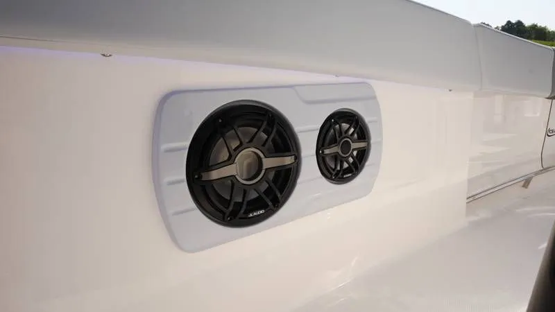 Slide: The Image of Robalo R300 Center Console 2026 - 48