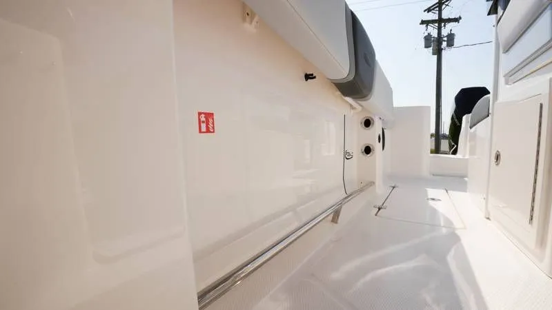 Slide: The Image of Robalo R300 Center Console 2026 - 53