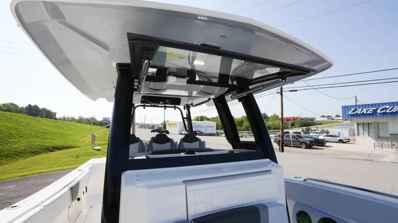 Slide: The Image of Robalo R300 Center Console 2026 - 55