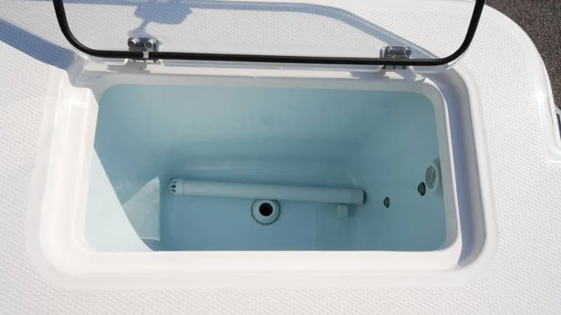 Slide: The Image of Robalo R300 Center Console 2026 - 61