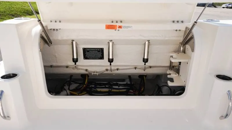 Slide: The Image of Robalo R300 Center Console 2026 - 64
