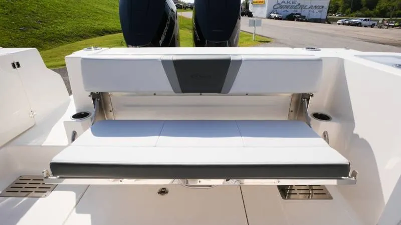 Slide: The Image of Robalo R300 Center Console 2026 - 66
