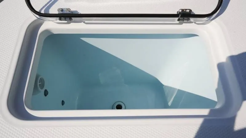 Slide: The Image of Robalo R300 Center Console 2026 - 76