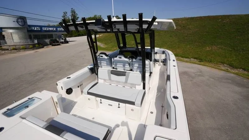 Slide: The Image of Robalo R300 Center Console 2026 - 84