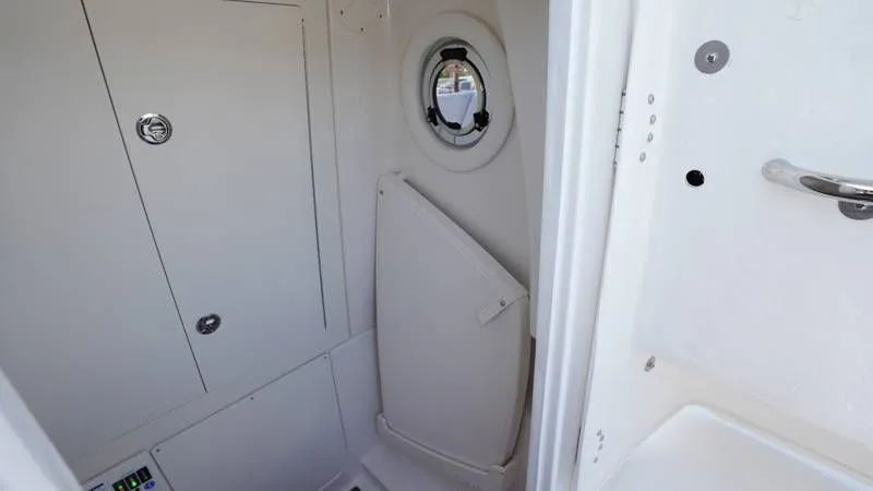 Slide: The Image of Robalo R300 Center Console 2026 - 88