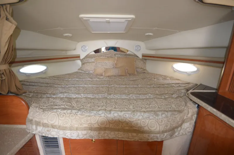 Slide: The Image of Interior of 2005 Rinker Fiesta Vee 342 yacht cabin. - 29