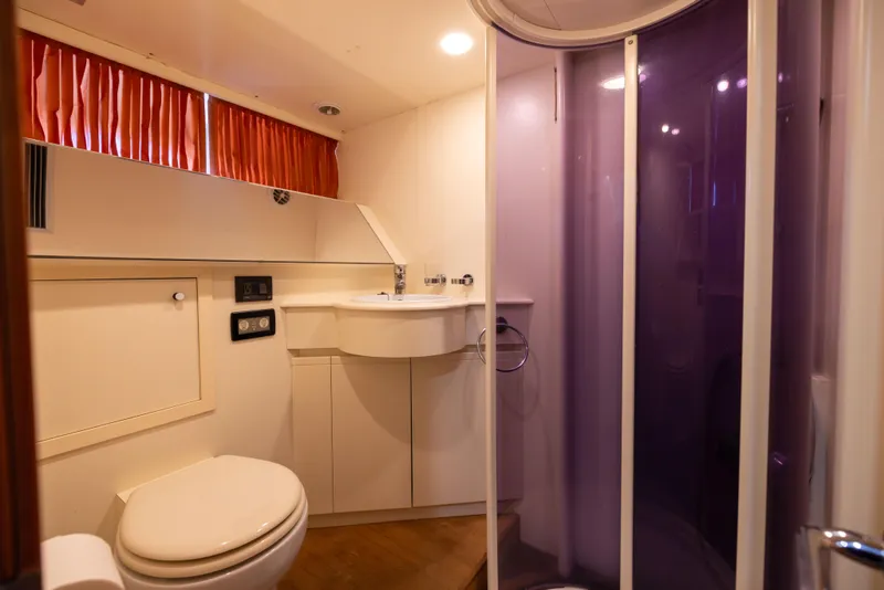 Slide: The Image of Ferretti 94 Dreamchaser - Interior Stateroom Head - 28