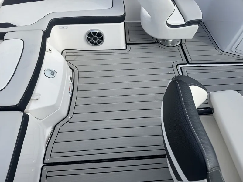 Slide: The Image of Yamaha 195S 2020 - 10