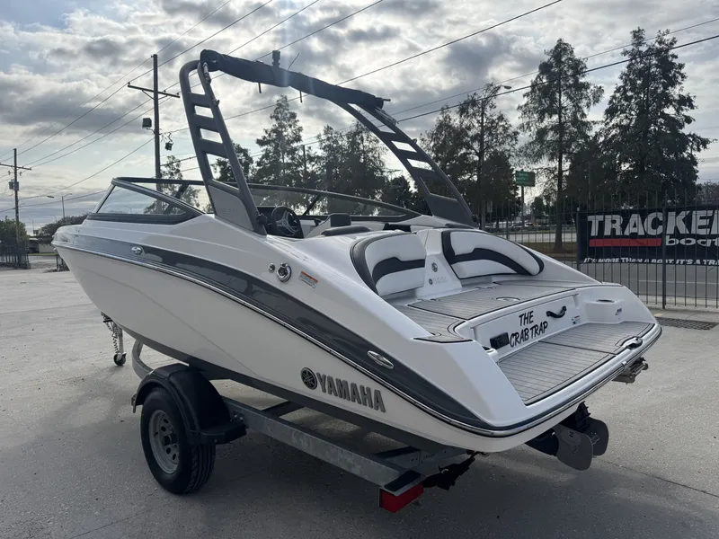 Slide: The Image of Yamaha 195S 2020 - 15