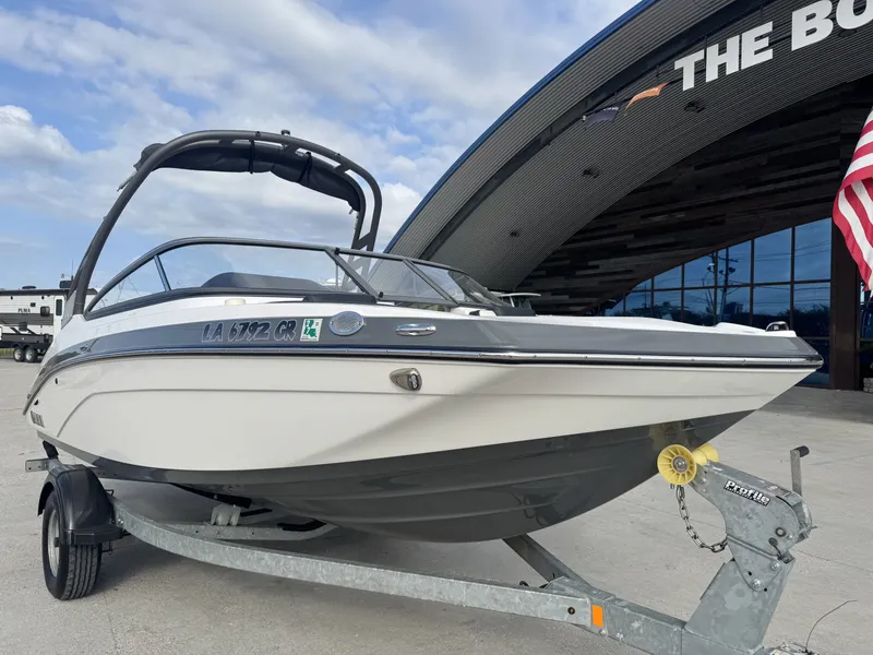 Slide: The Image of Yamaha 195S 2020 - 16