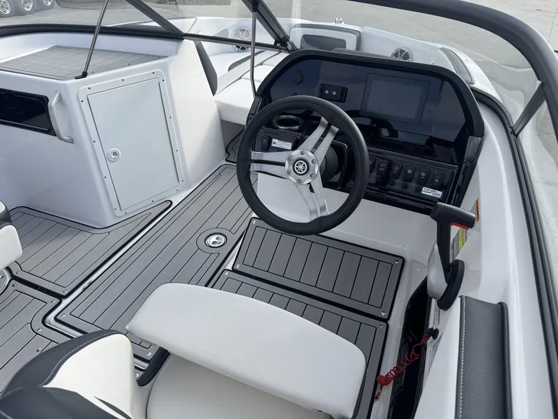 Slide: The Image of Yamaha 195S 2020 - 6