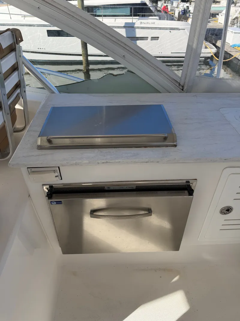 Slide: The Image of Luhrs 37 IPS Canyon Series 2011 - 15