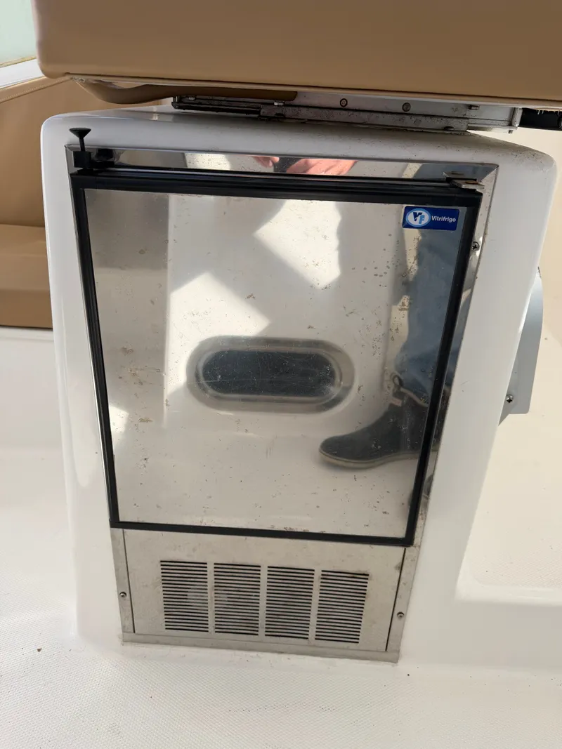 Slide: The Image of Luhrs 37 IPS Canyon Series 2011 - 17