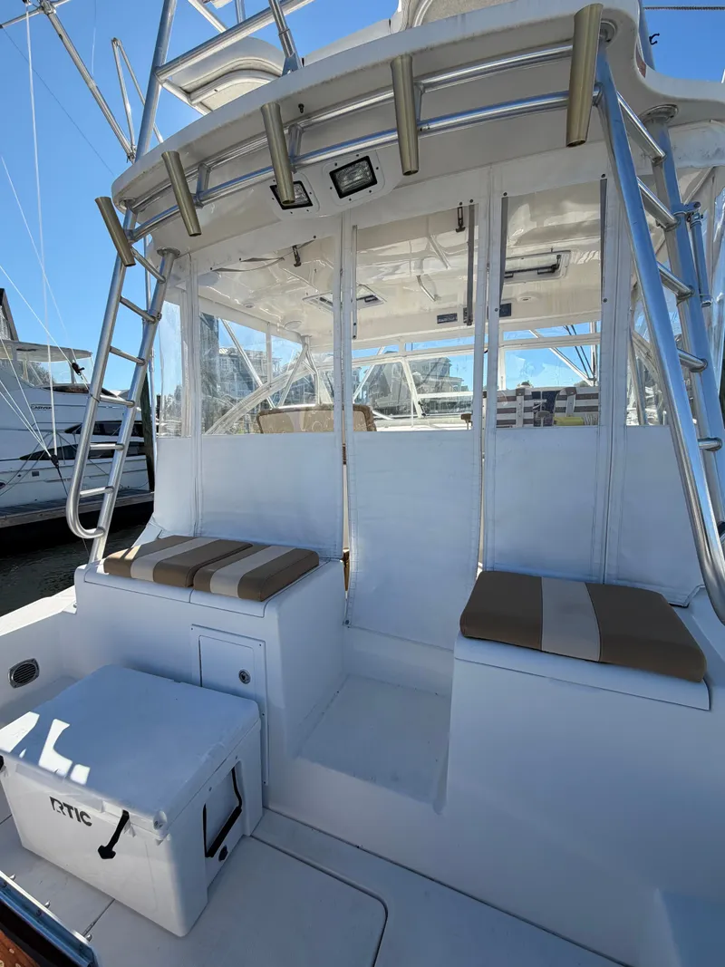 Slide: The Image of Luhrs 37 IPS Canyon Series 2011 - 3