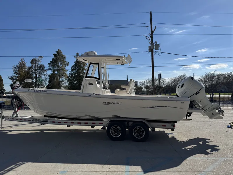 Slide: The Image of Blue Wave 2800 Makaira 2021 - 5