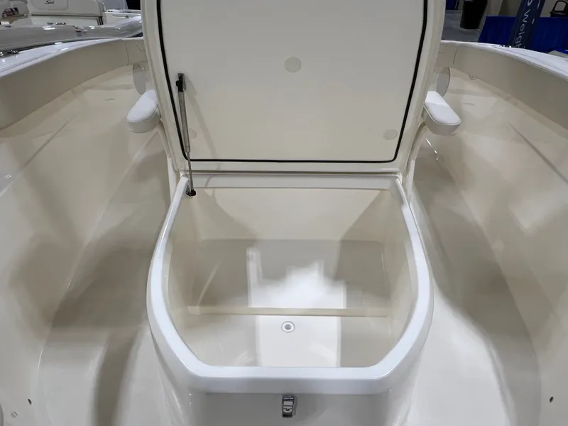 Slide: The Image of Scout 220 XSF 2026 - 15