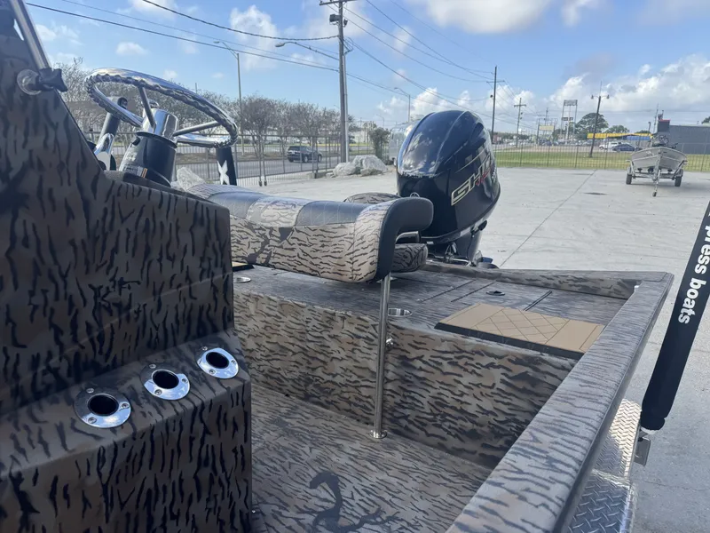 Slide: The Image of Xpress H190B Bay 2025 - 16