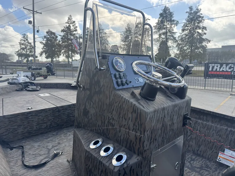 Slide: The Image of Xpress H190B Bay 2025 - 17