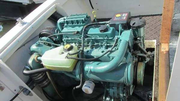 Slide: The Image of Rosborough 246 Custom Wheelhouse 1998 - 10