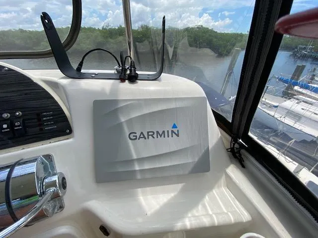 Slide: The Image of Garmin navigation system on a 2007 Silverton 33 Convertible boat. - 44