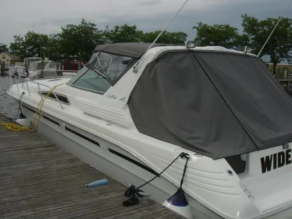Slide: The Image of Sea Ray 400 Express Cruiser 1993 - 2